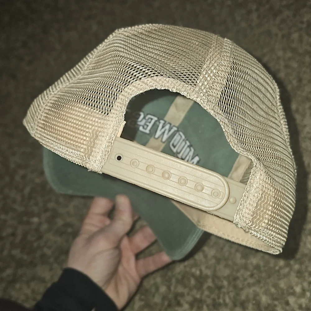 Womens MIDWEST adjustable Cap!! Super Cute. BUCKLE